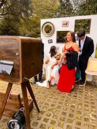 Fotomaton retro para bodas y eventos en Asturias Bilbao Cantabria